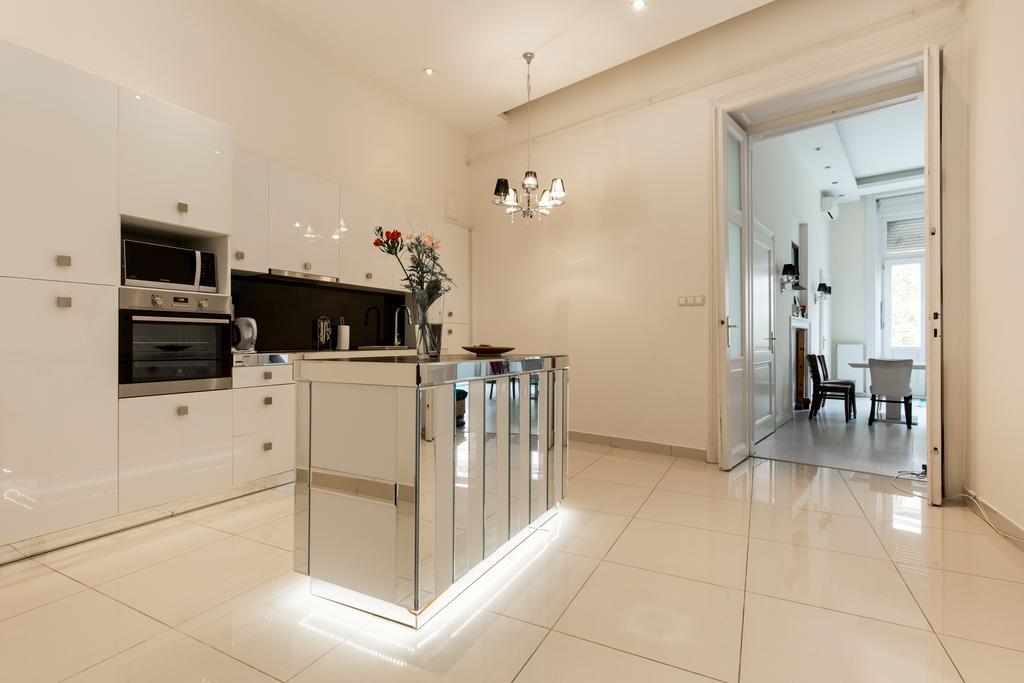 Jozsef63 Apartment Будапеща Екстериор снимка